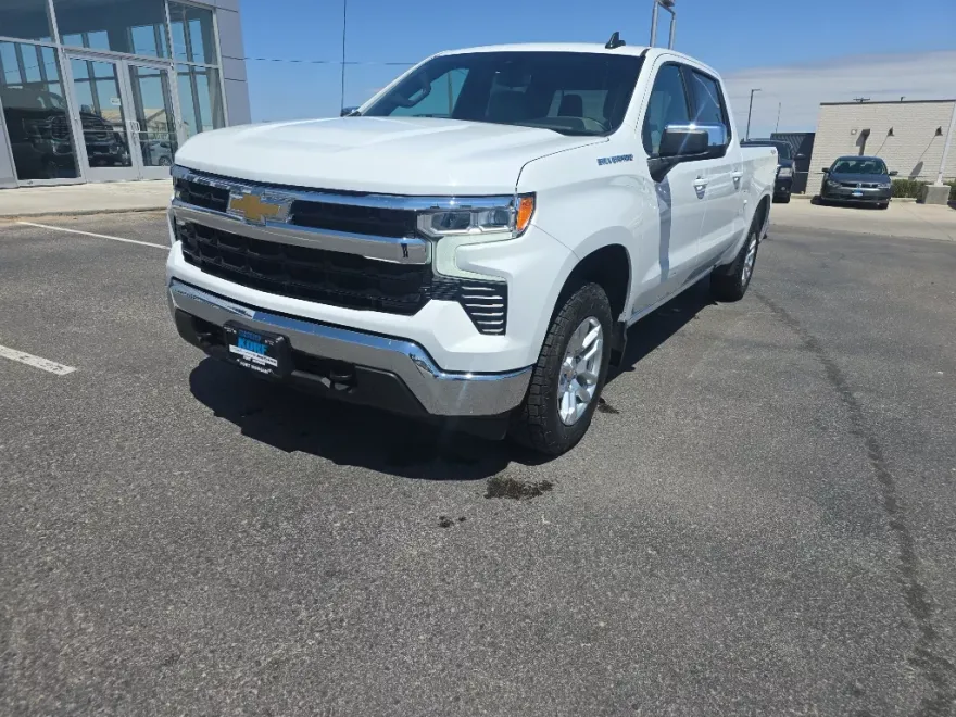 2023 Chevrolet Silverado 1500 LT photo 1