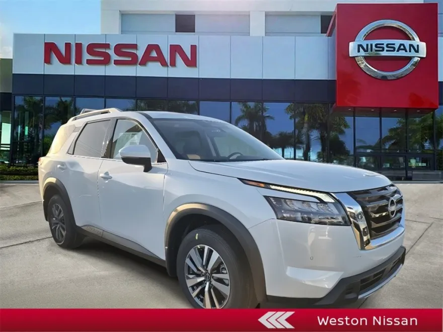 2025 Nissan Pathfinder SL photo 1