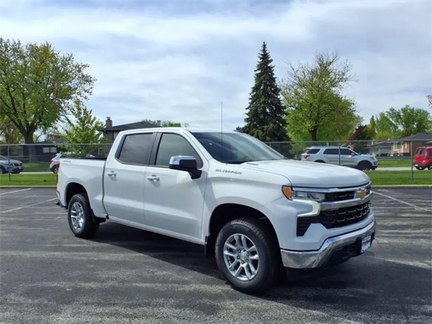 2025 Chevrolet Silverado 1500 LT photo 1