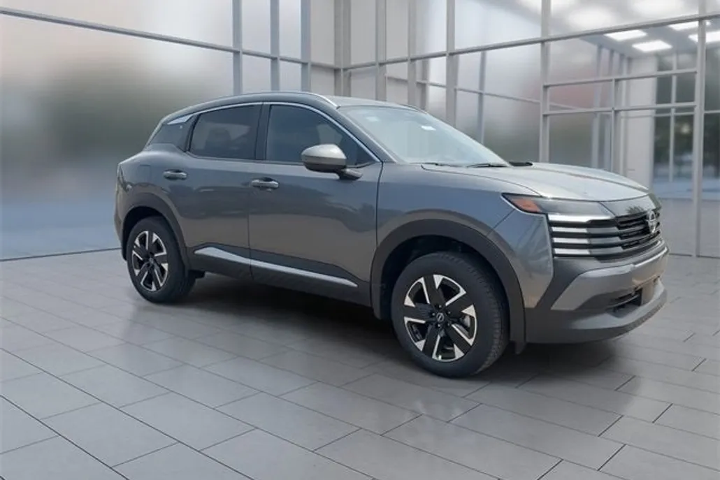 2025 Nissan Kicks SV photo 1