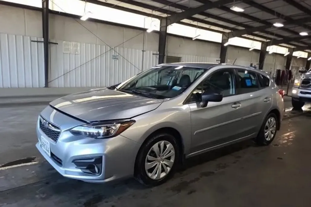 2017 Subaru Impreza 2.0i photo 1