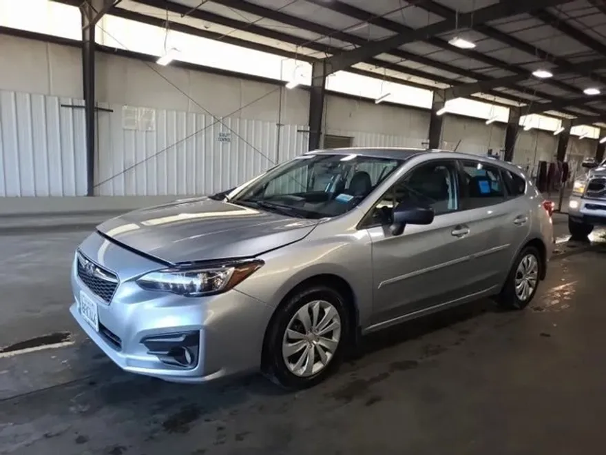 2017 Subaru Impreza 2.0i photo 1