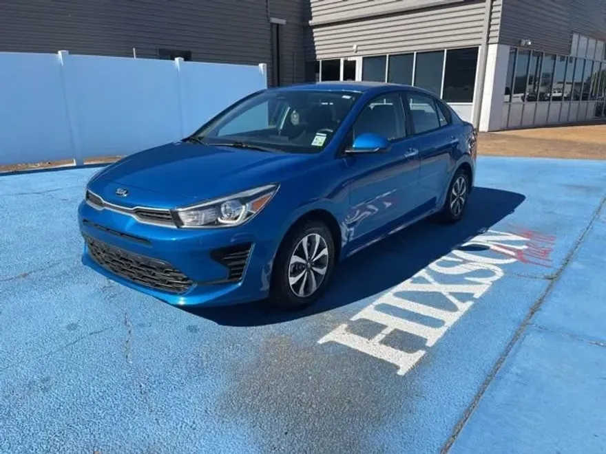 2021 Kia Rio S photo 1