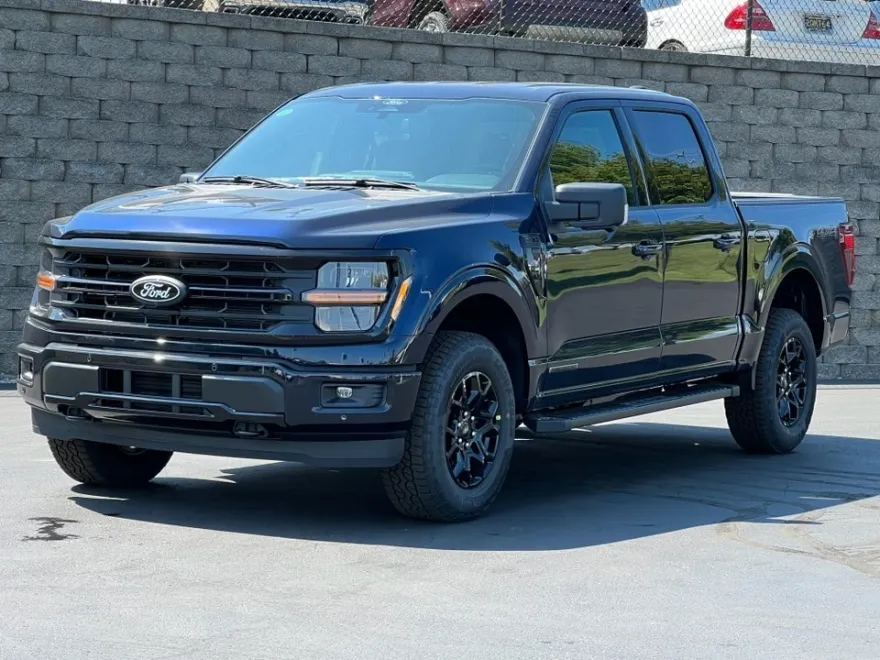 2025 Ford F-150 XLT photo 1