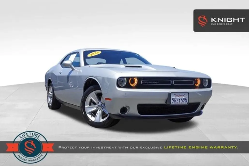 2023 Dodge Challenger SXT photo 1