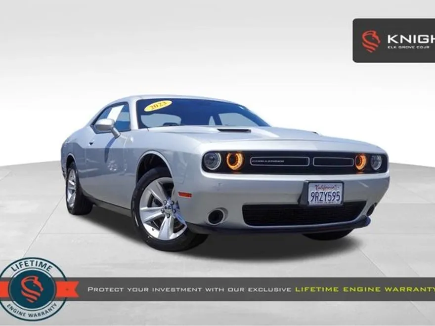 2023 Dodge Challenger SXT photo 1
