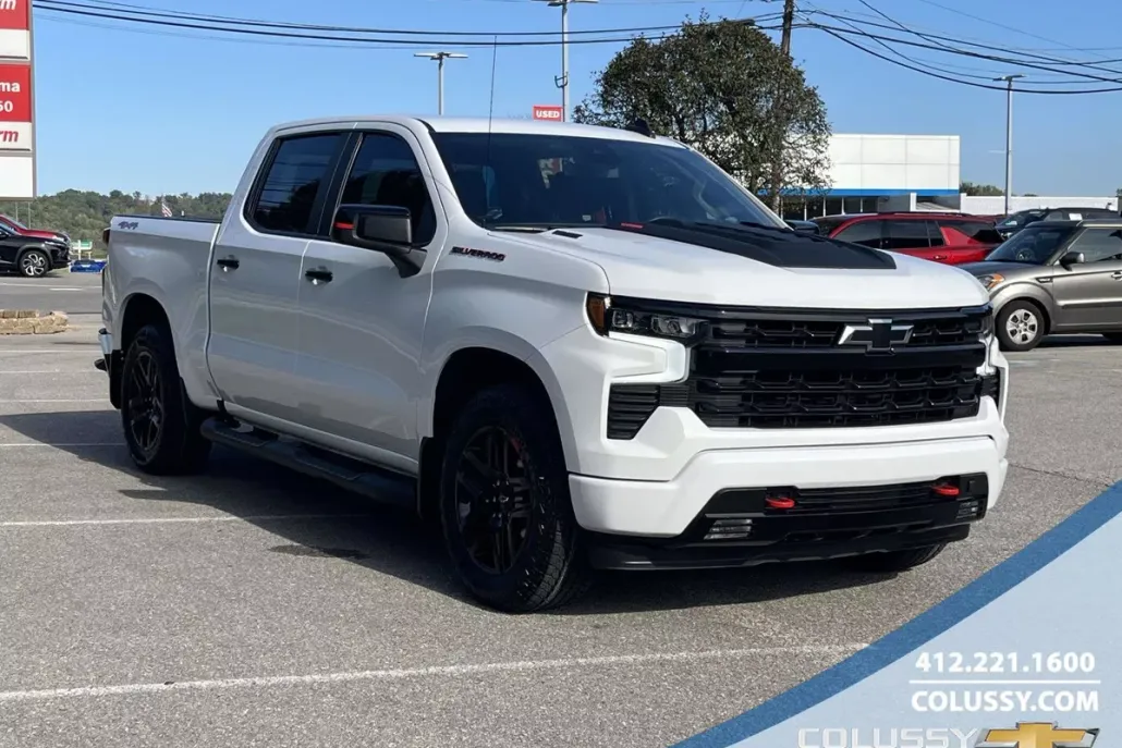 2023 Chevrolet Silverado RST photo 1