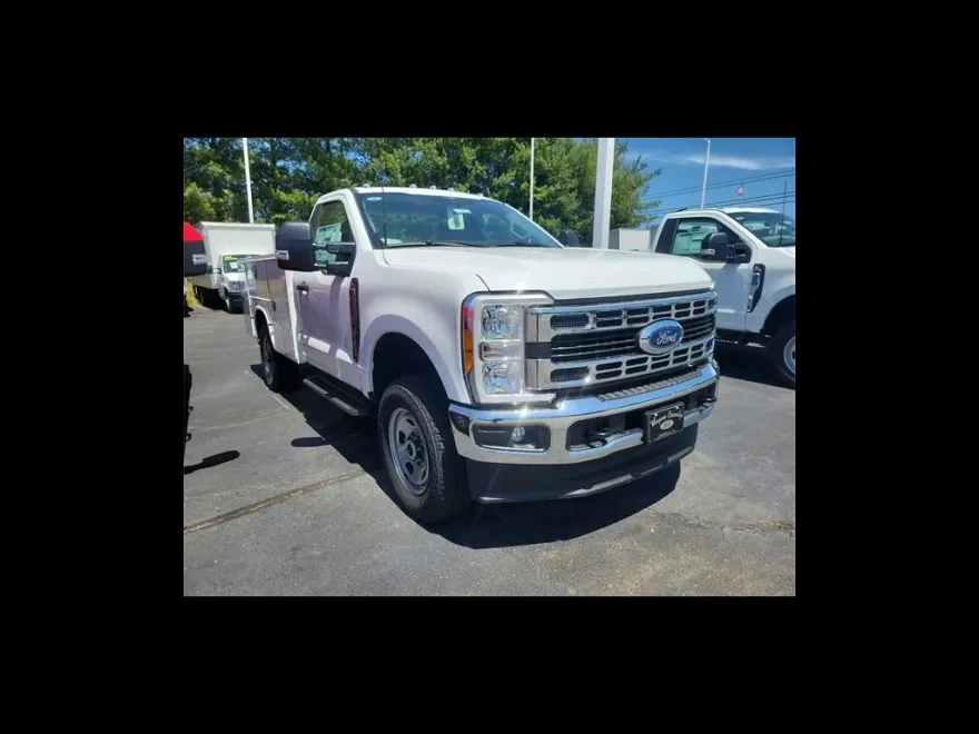 2023 Ford F-350 XL photo 1