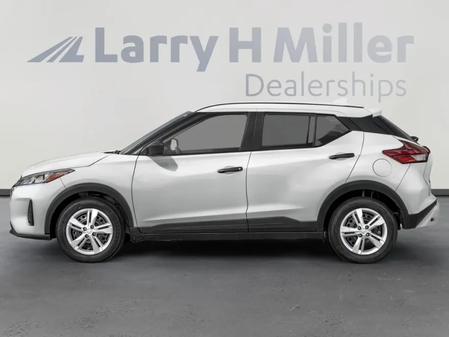 2025 Nissan Kicks Play S photo 1