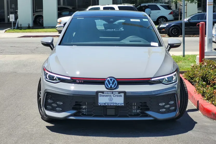2025 Volkswagen Golf GTI Autobahn photo 1