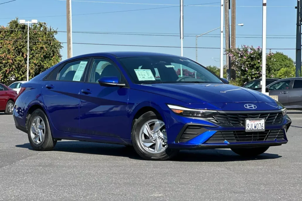 2024 Hyundai Elantra SE photo 1