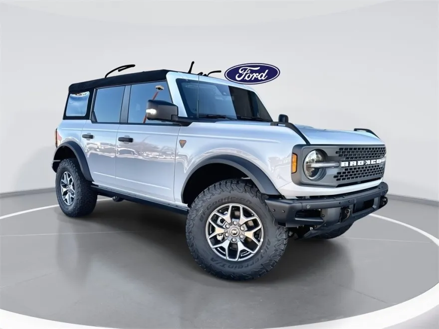 2024 Ford Bronco Badlands photo 1