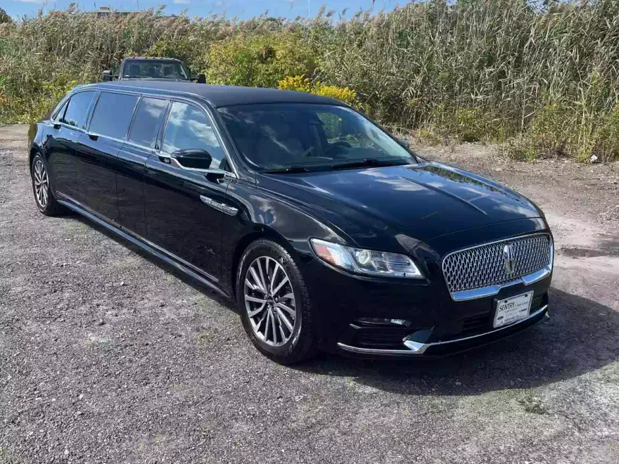 2019 Lincoln Continental Select photo 1
