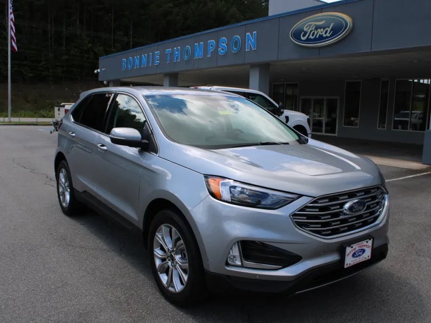 2024 Ford Edge Titanium photo 1