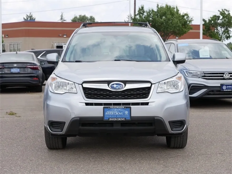 2015 Subaru Forester 2.5i Premium photo 1