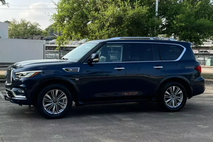 2020 Infiniti QX80 Luxe photo 1