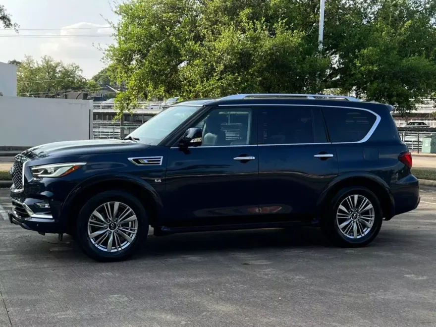 2020 Infiniti QX80 Luxe photo 1