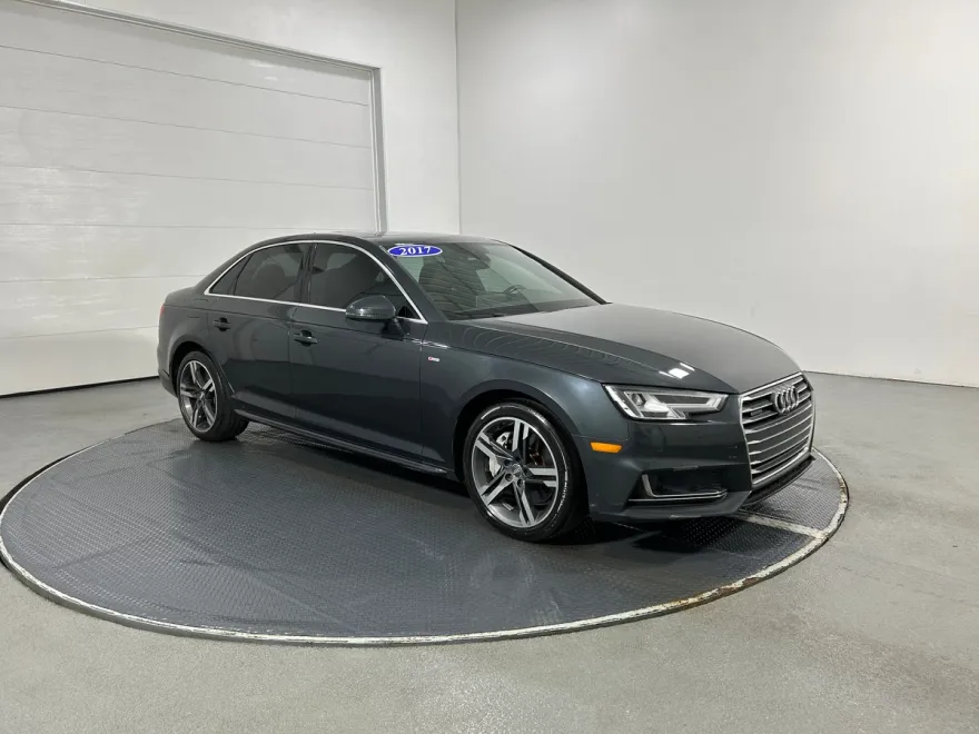 2017 Audi A4 2.0T Prestige photo 1