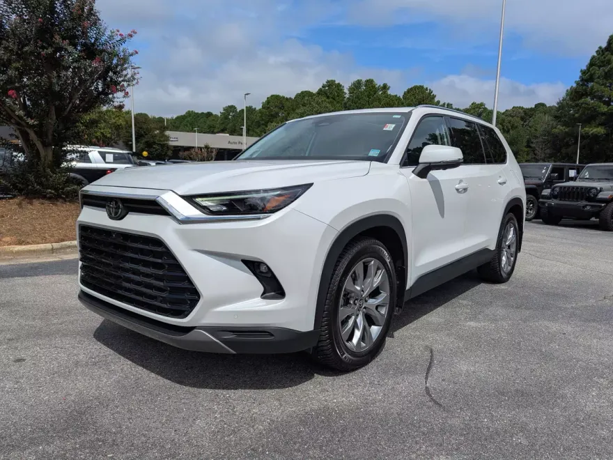 2024 Toyota Grand Highlander Limited photo 1
