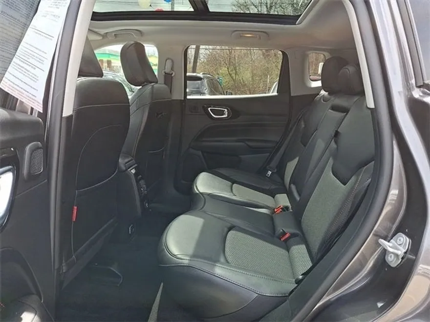 2022 Jeep Compass Trailhawk photo 11