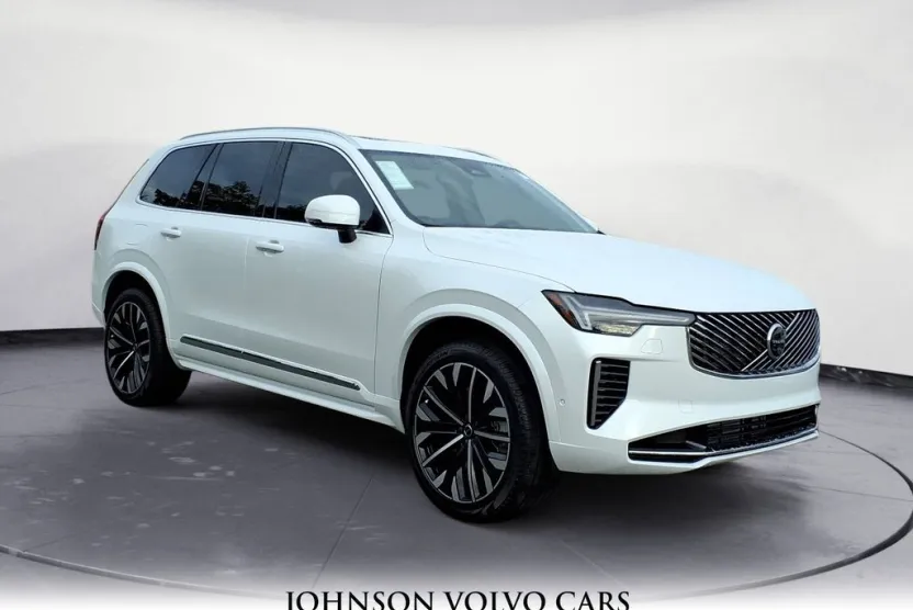 2026 Volvo XC90 Plus T8 photo 1