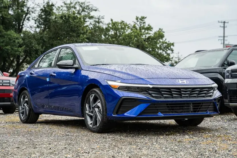 2025 Hyundai Elantra Hybrid SEL Sport photo 1