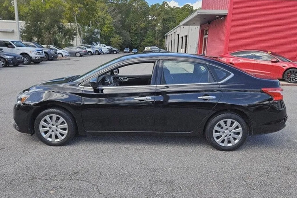 2016 Nissan Sentra SV photo 1