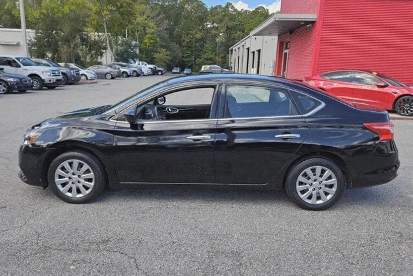 2016 Nissan Sentra SV photo 1