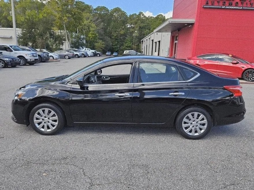 2016 Nissan Sentra SV photo 1