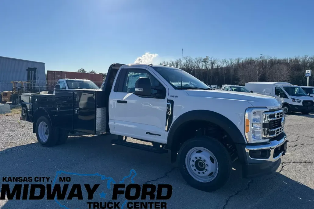 2023 Ford F-550 XL photo 1