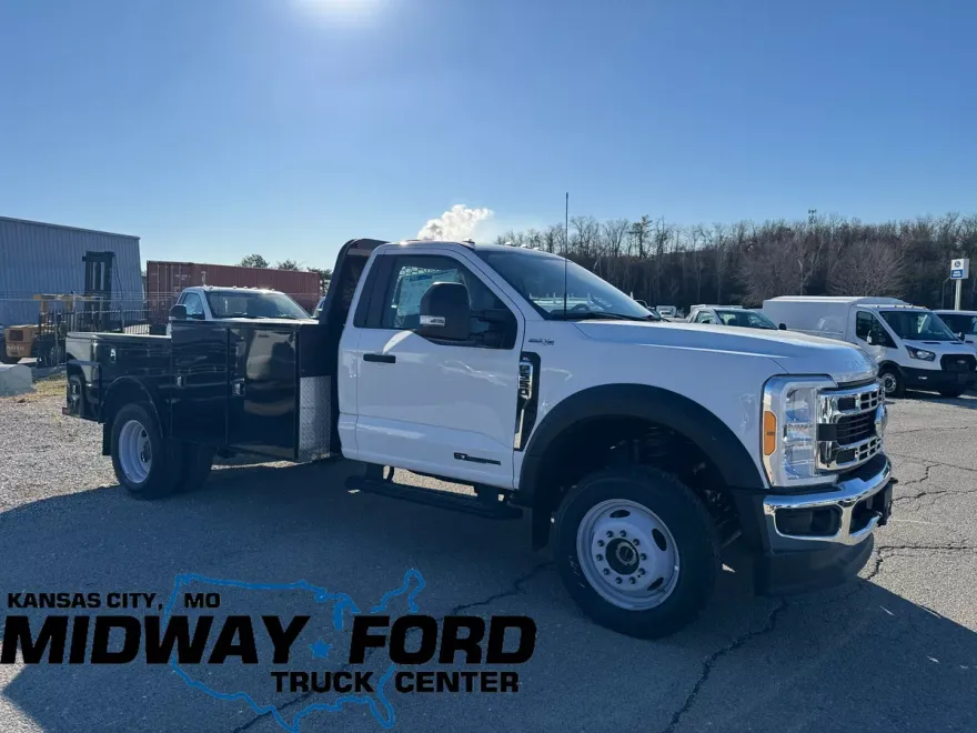 2023 Ford F-550 XL photo 1