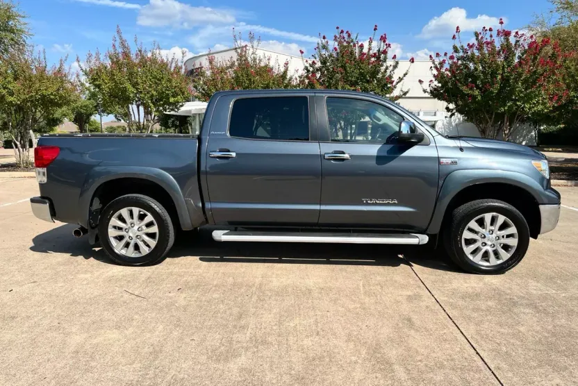 2010 Toyota Tundra Limited photo 1