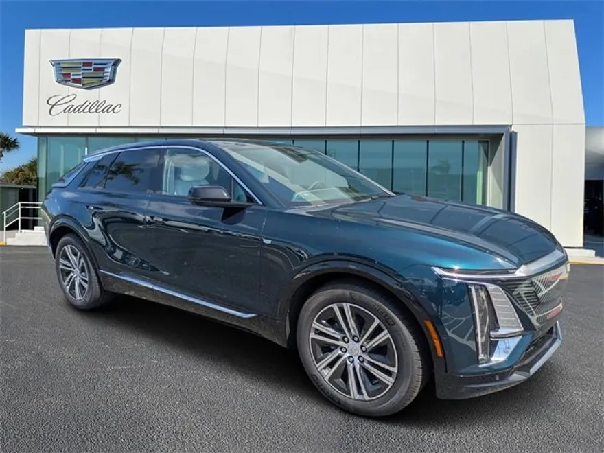 2025 Cadillac Lyriq Luxury photo 1