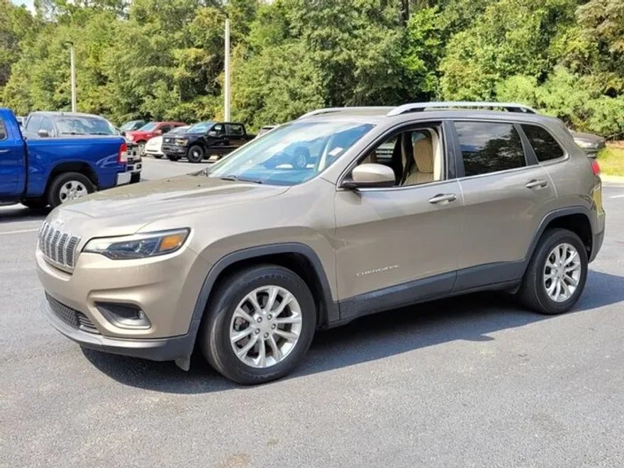 2019 Jeep Cherokee Latitude photo 1