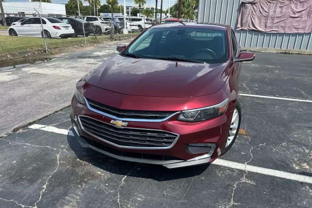 2016 Chevrolet Malibu 1LT photo 1