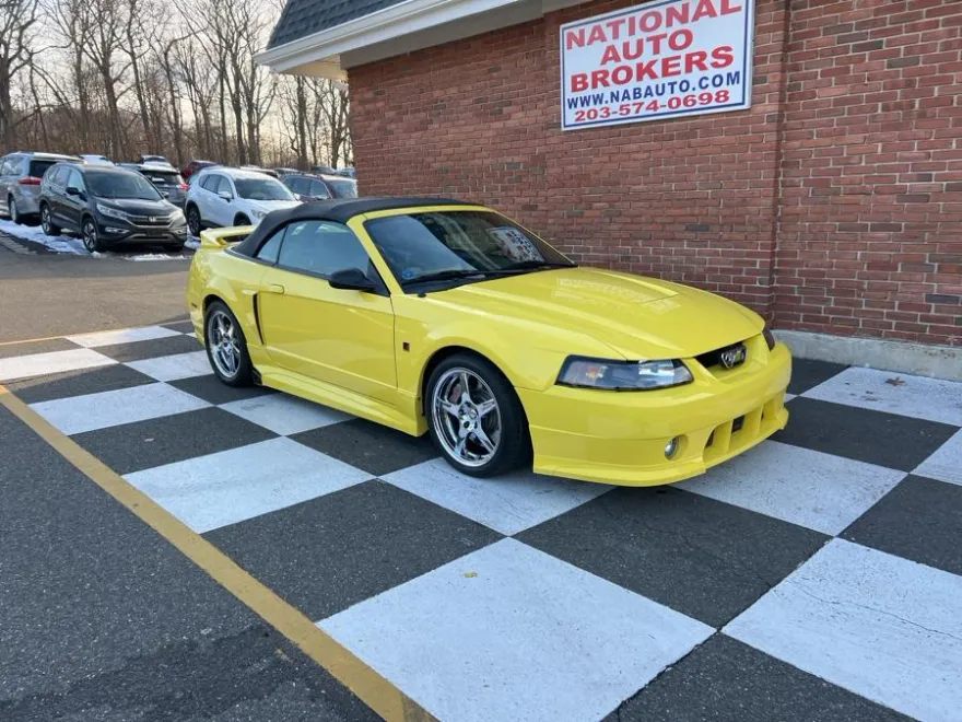 2001 Ford Mustang photo 1
