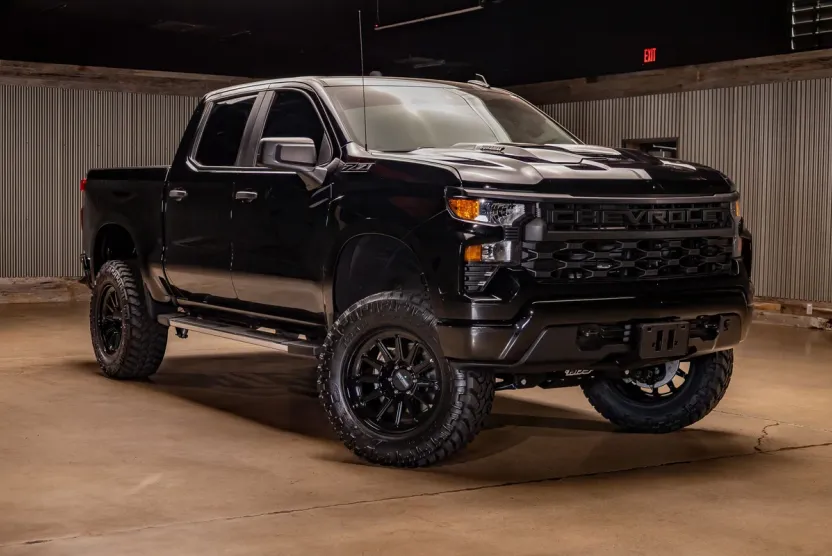 2025 Chevrolet Silverado 1500 Custom Trail Boss photo 1
