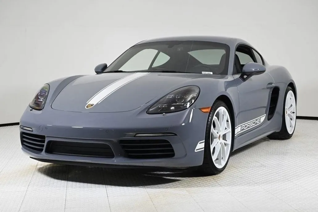 2024 Porsche Cayman Base photo 1