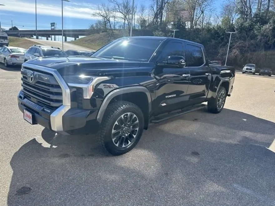 2024 Toyota Tundra Limited CrewMax photo 1