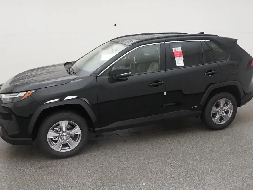 2025 Toyota RAV4 Hybrid XLE photo 1
