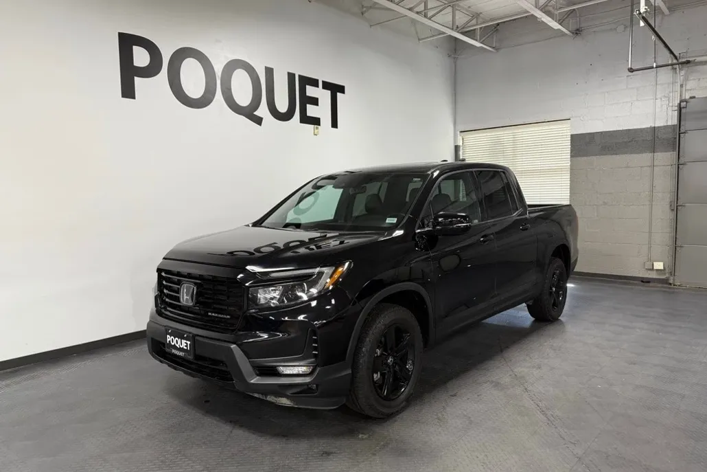 2021 Honda Ridgeline Black Edition photo 1