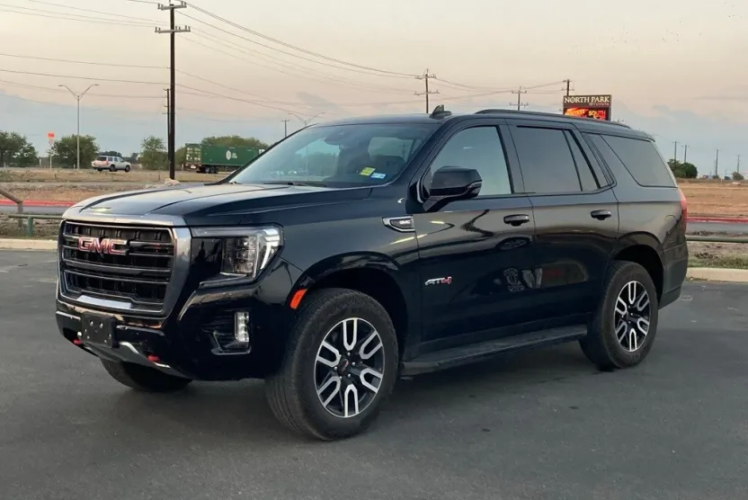 2024 Gmc Yukon AT4 photo 1