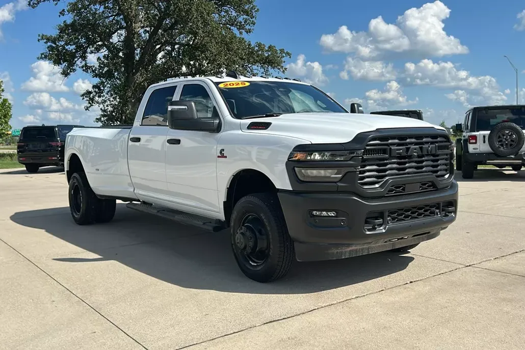 2025 Ram 3500 Tradesman photo 1