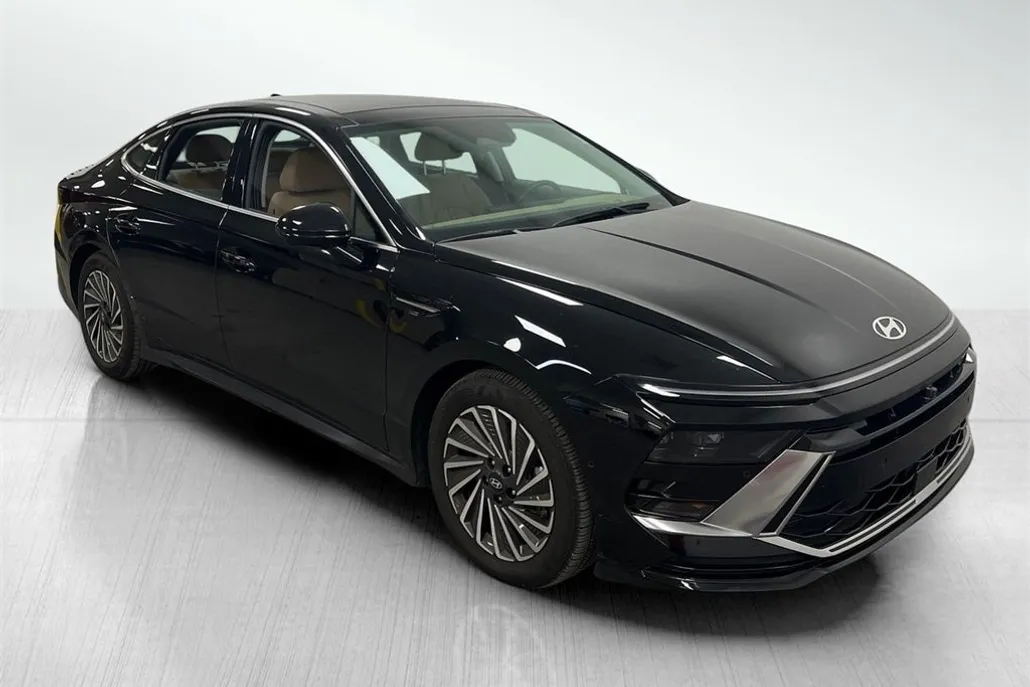 2024 Hyundai Sonata Hybrid Limited photo 1