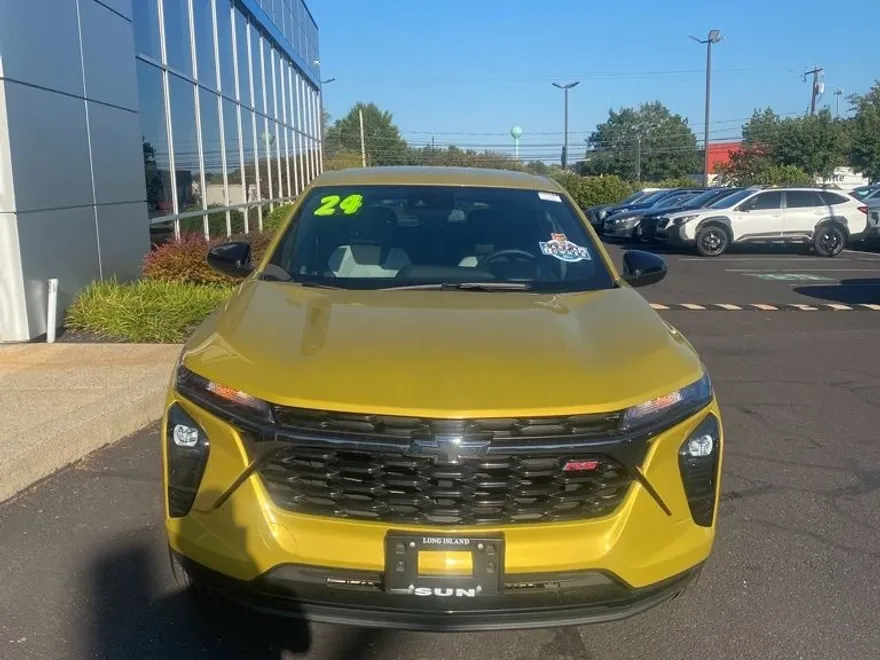 2024 Chevrolet Trax photo 1