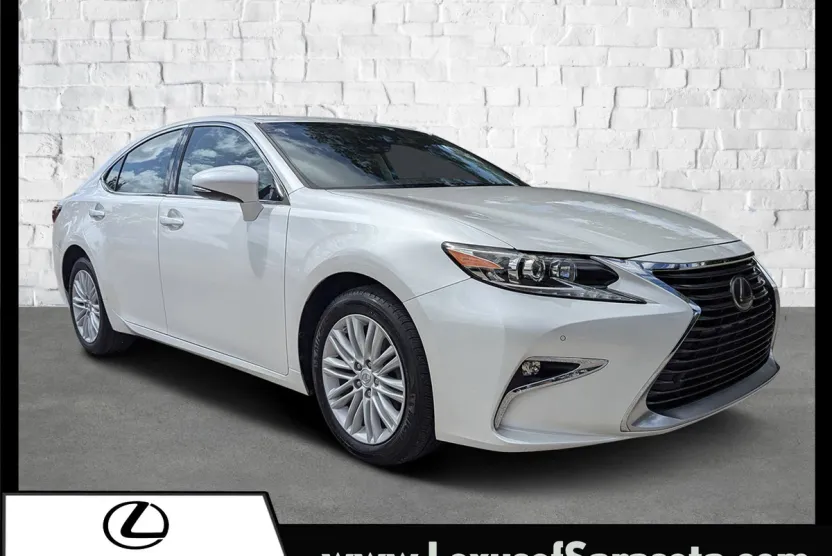 2017 Lexus ES 350 photo 1