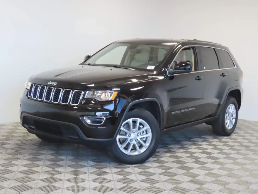 2022 Jeep Cherokee Laredo photo 1