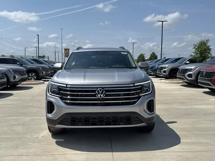 2025 Volkswagen Atlas SE Technology photo 1