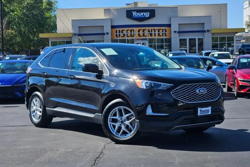 2023 Ford Edge SEL photo 1
