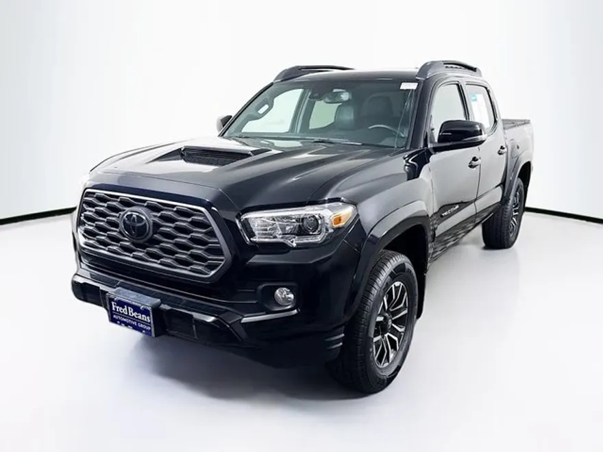 2022 Toyota Tacoma TRD Sport photo 1